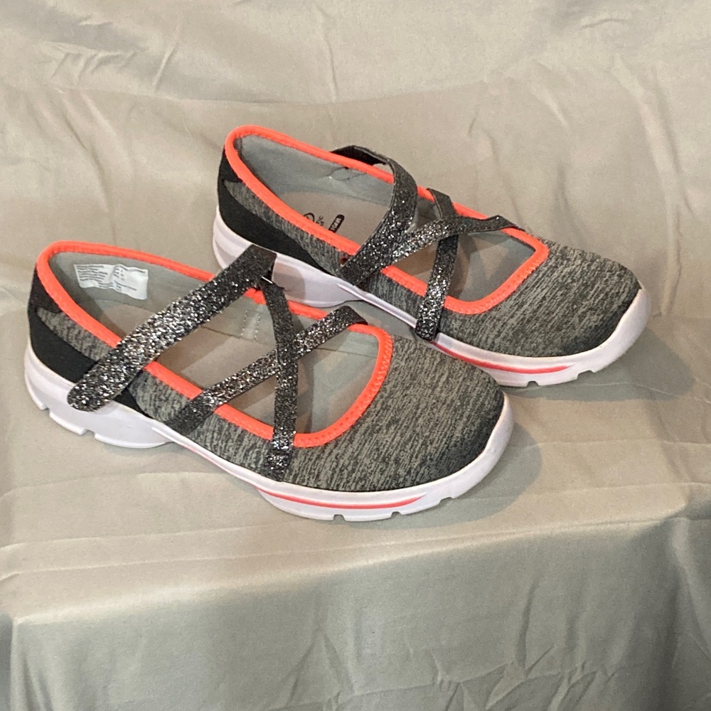 Stylish Girls Athletic Shoes with Glitter Straps